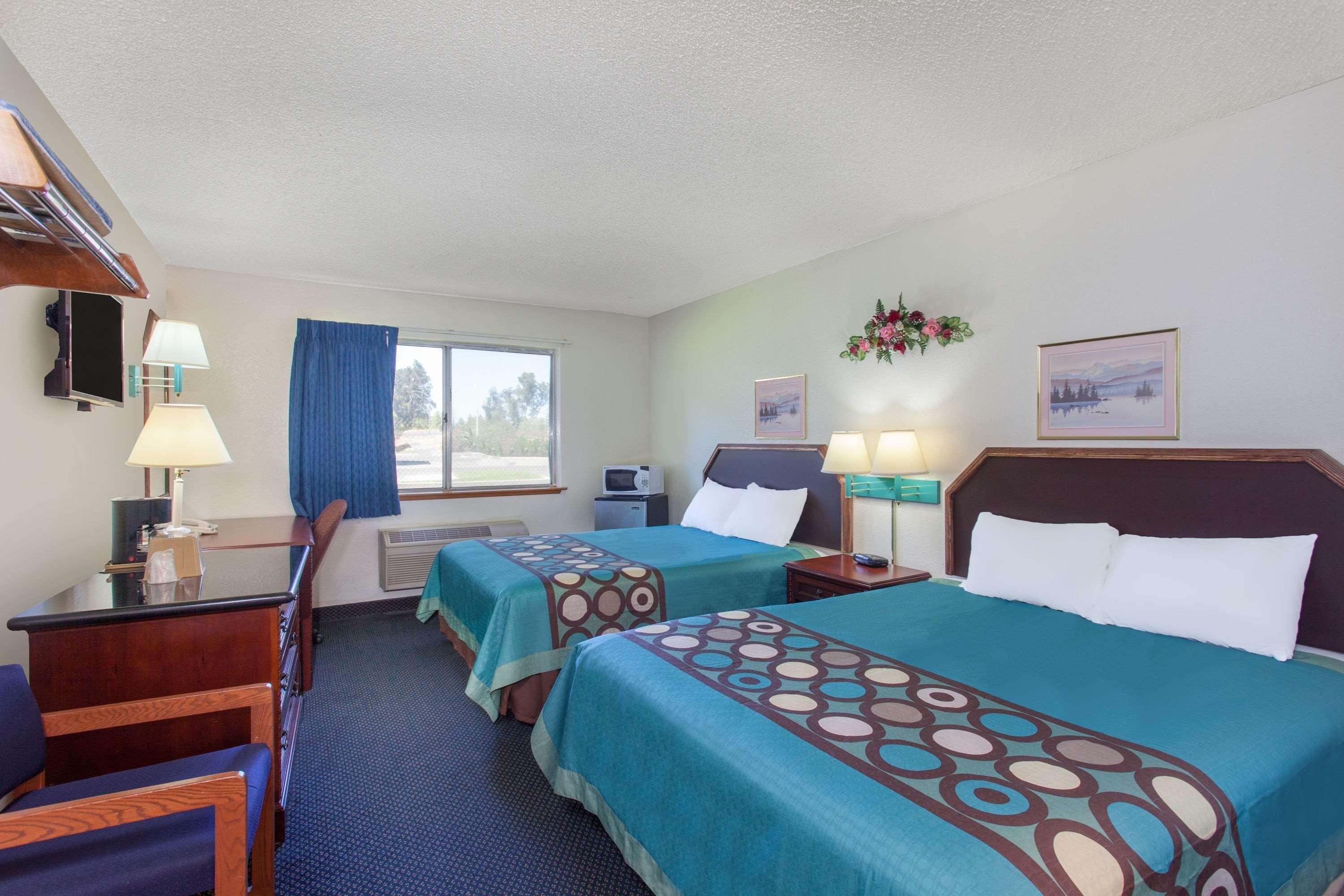 ซูเปอร์ 8 บาย วินด์แฮม เซลมา/เฟรสโน แอเรีย Hotel Selma ภายนอก รูปภาพ